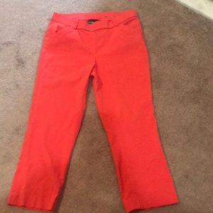 Coral 3/4 length Capri pants size 8